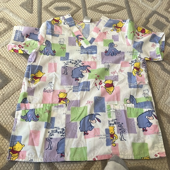 Small Disney scrub top - Picture 2 of 3